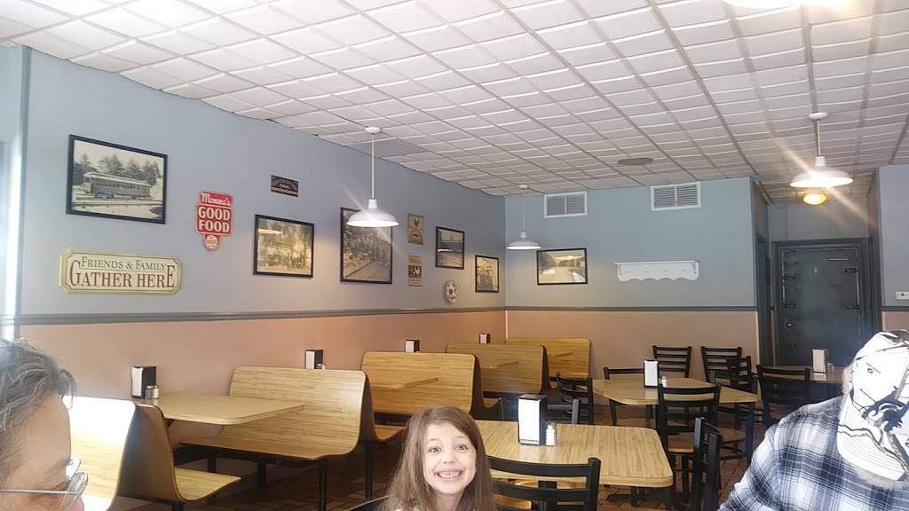 Burger Crest | restaurant | 376 N 3rd Ave, Fruitport, MI 49415, USA | 2318656432 OR +1 231-865-6432