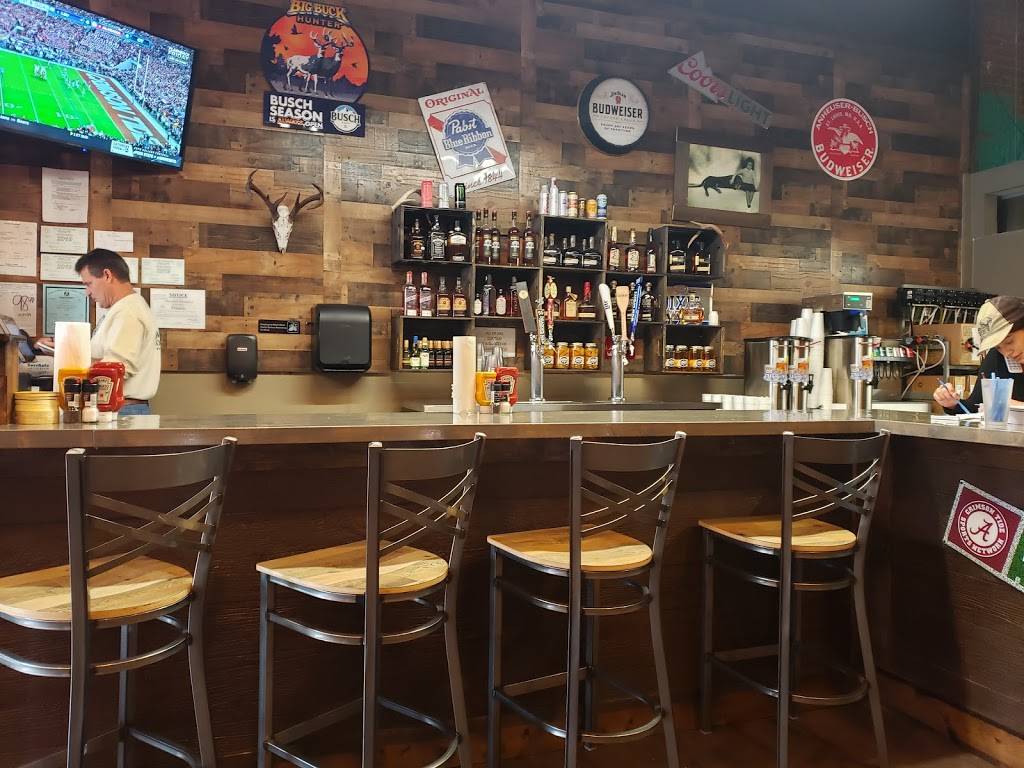 Raised on Country burgers n grill | restaurant | 2217 University Blvd, Tuscaloosa, AL 35401, USA | 2057645405 OR +1 205-764-5405