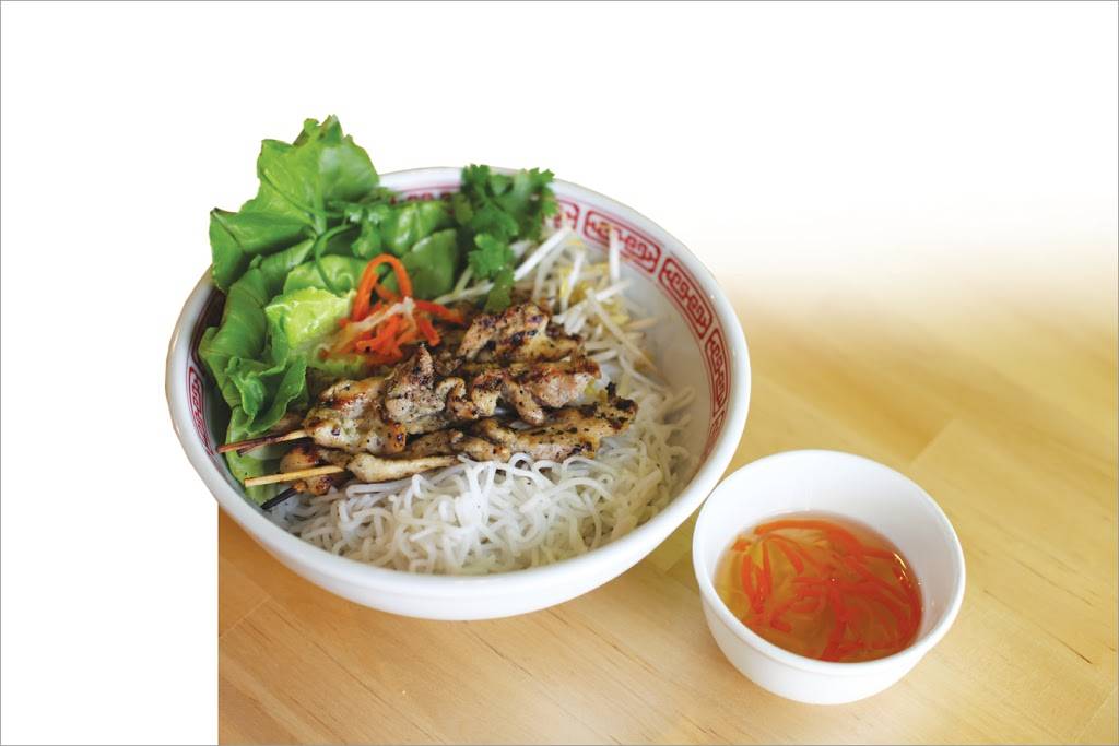 Pho 43 | restaurant | 1814 N Farwell Ave, Milwaukee, WI 53202, USA | 4145850303 OR +1 414-585-0303