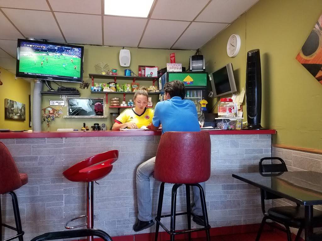 Mi Fondita Colombian Restaurant | restaurant | 16786 NW 67th Ave, Hialeah, FL 33015, USA | 3055579496 OR +1 305-557-9496