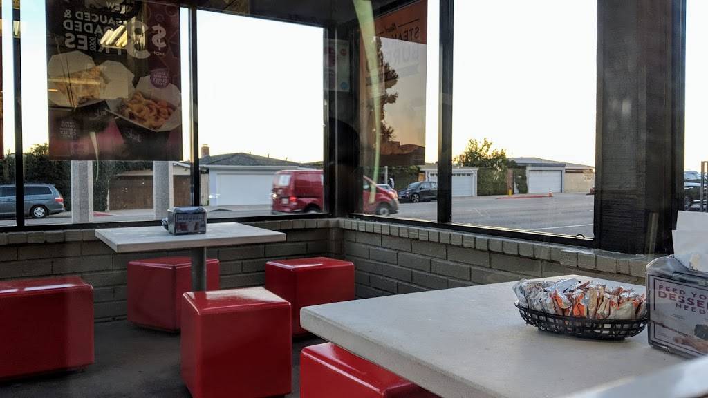 Jack in the Box | restaurant | 23017 Pacific Coast Hwy, Malibu, CA 90265, USA | 3104568943 OR +1 310-456-8943