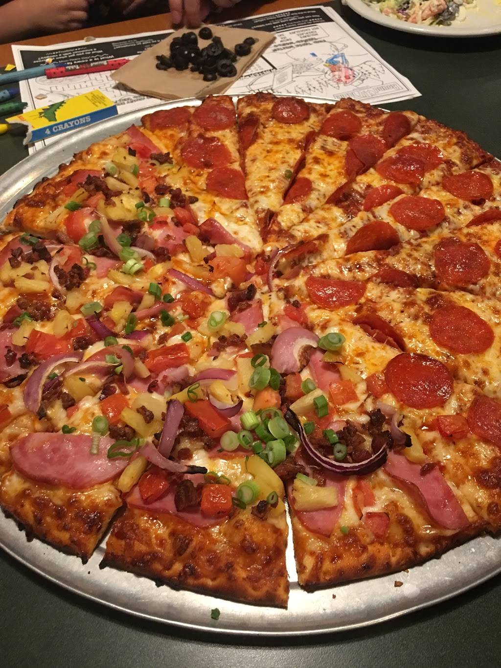 Round Table Pizza | meal delivery | 18518 Yorba Linda Blvd, Yorba Linda, CA 92886, USA | 7149709295 OR +1 714-970-9295