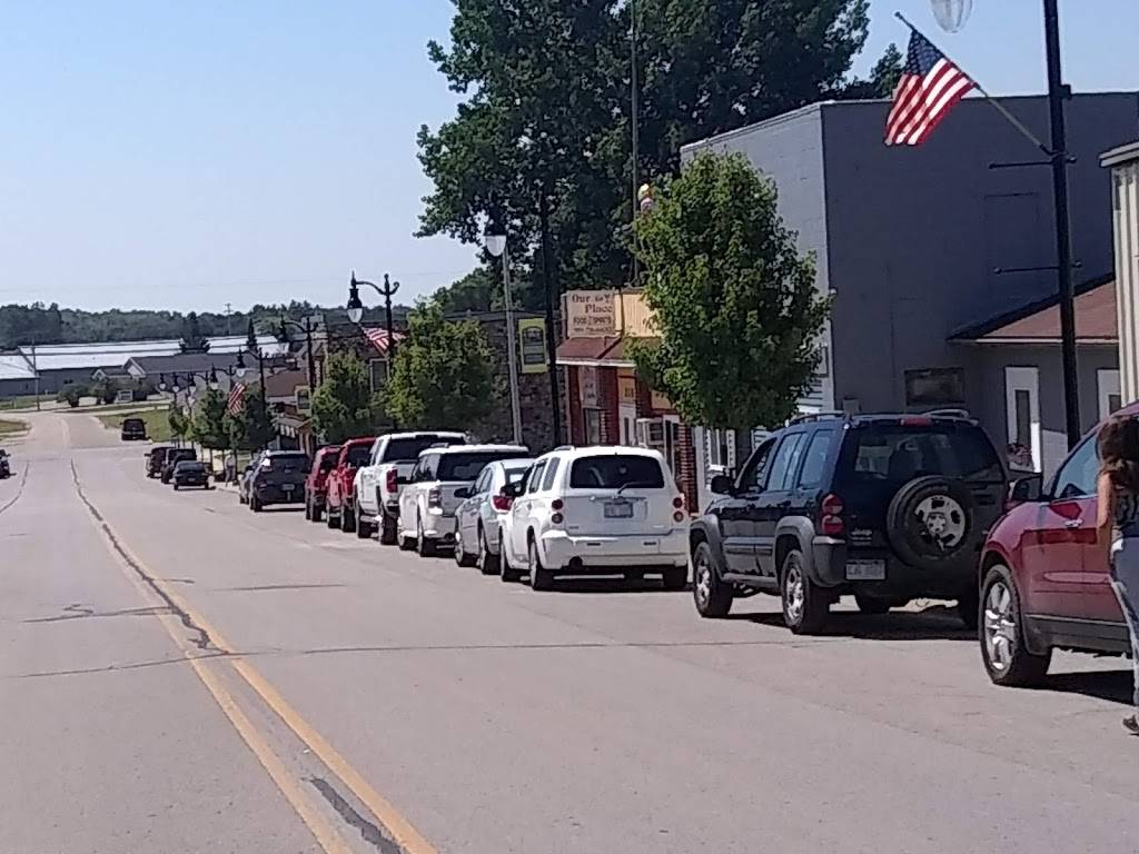 Rox,s family diner | restaurant | 2nd St, Lincoln, MI 48742, USA | 9893354445 OR +1 989-335-4445