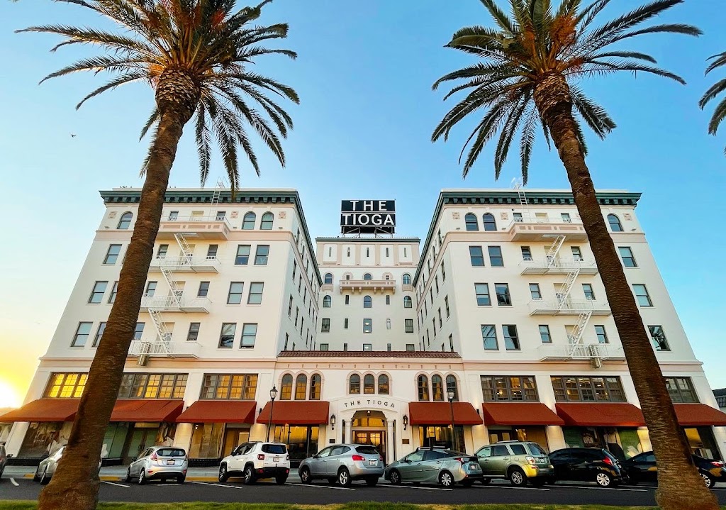 Tioga Sequoia Merced Taproom | restaurant | 1707 N St, Merced, CA 95340, USA | 2092339647 OR +1 209-233-9647