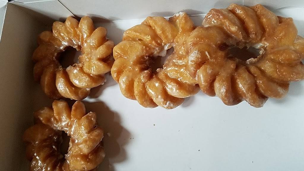 Krispy Kreme | bakery | 4074 Parkway, Pigeon Forge, TN 37863, USA | 8654283222 OR +1 865-428-3222