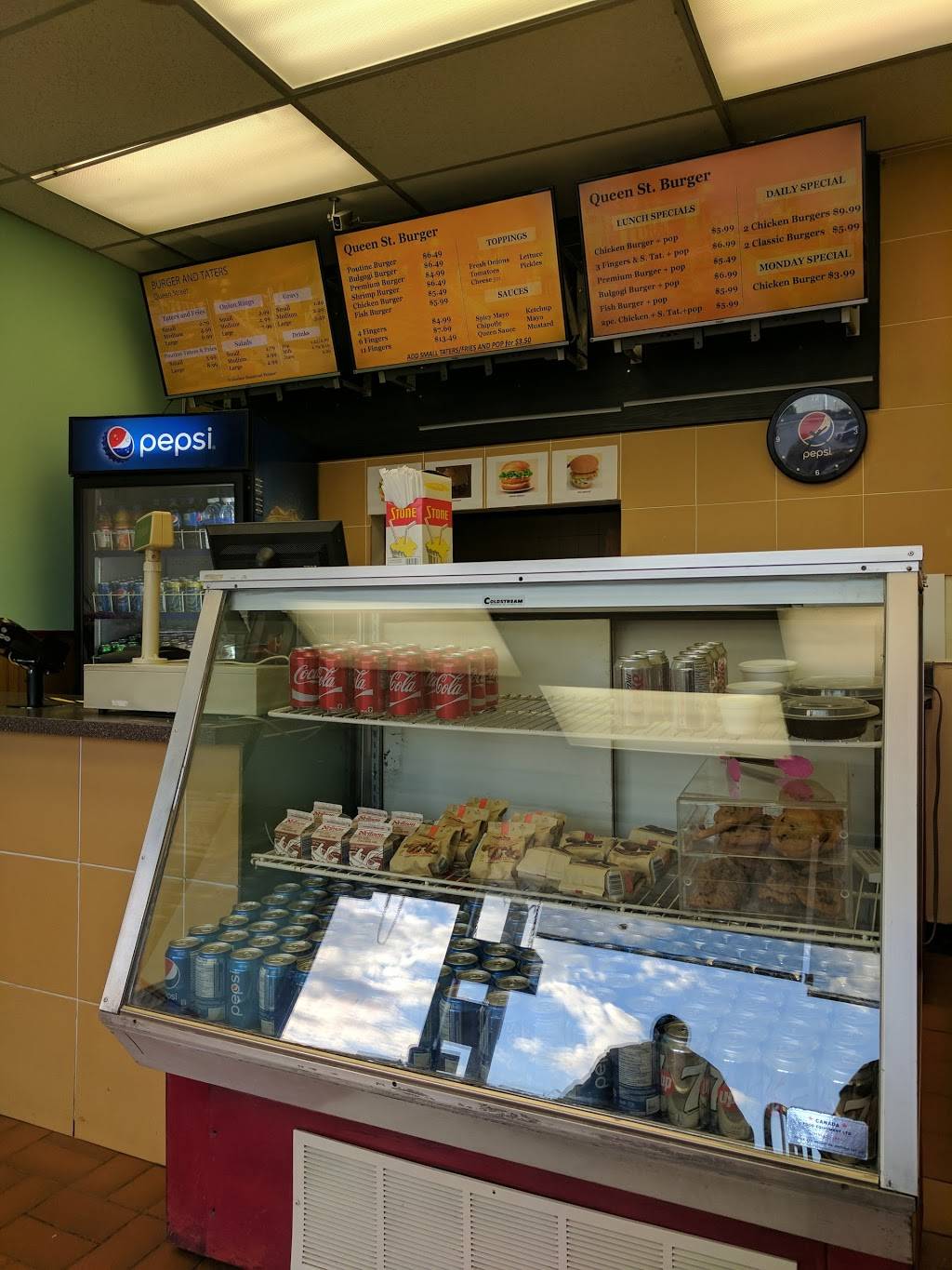 Queen Street Burger and Taters | restaurant | 45 Queen St N, Mississauga, ON L5N 1A2, Canada | 9058261244 OR +1 905-826-1244