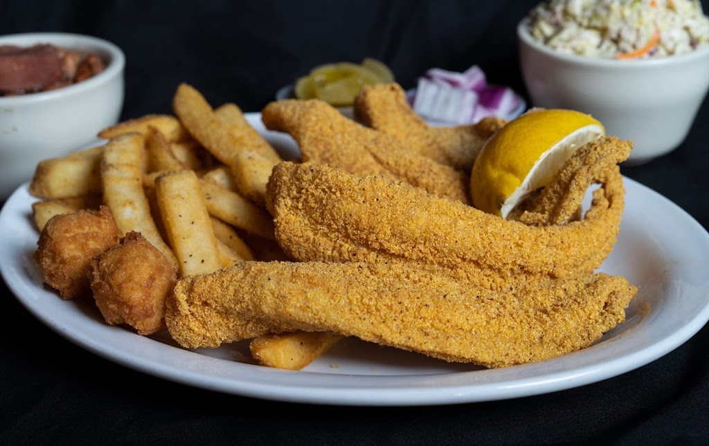 Macks Fish House | restaurant | 559 Wilburn Rd, Heber Springs, AR 72543, USA | 5013626225 OR +1 501-362-6225