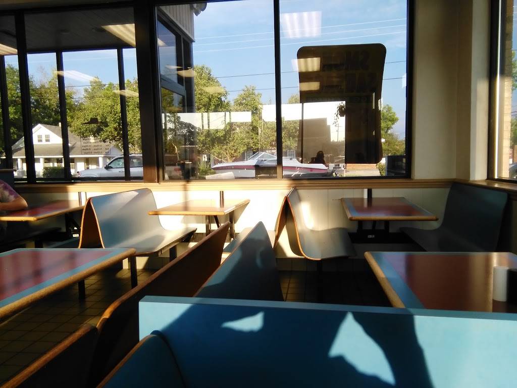 Meltons Restaurant | restaurant | 1000 W Broad St, Elizabethtown, NC 28337, USA | 9108624116 OR +1 910-862-4116