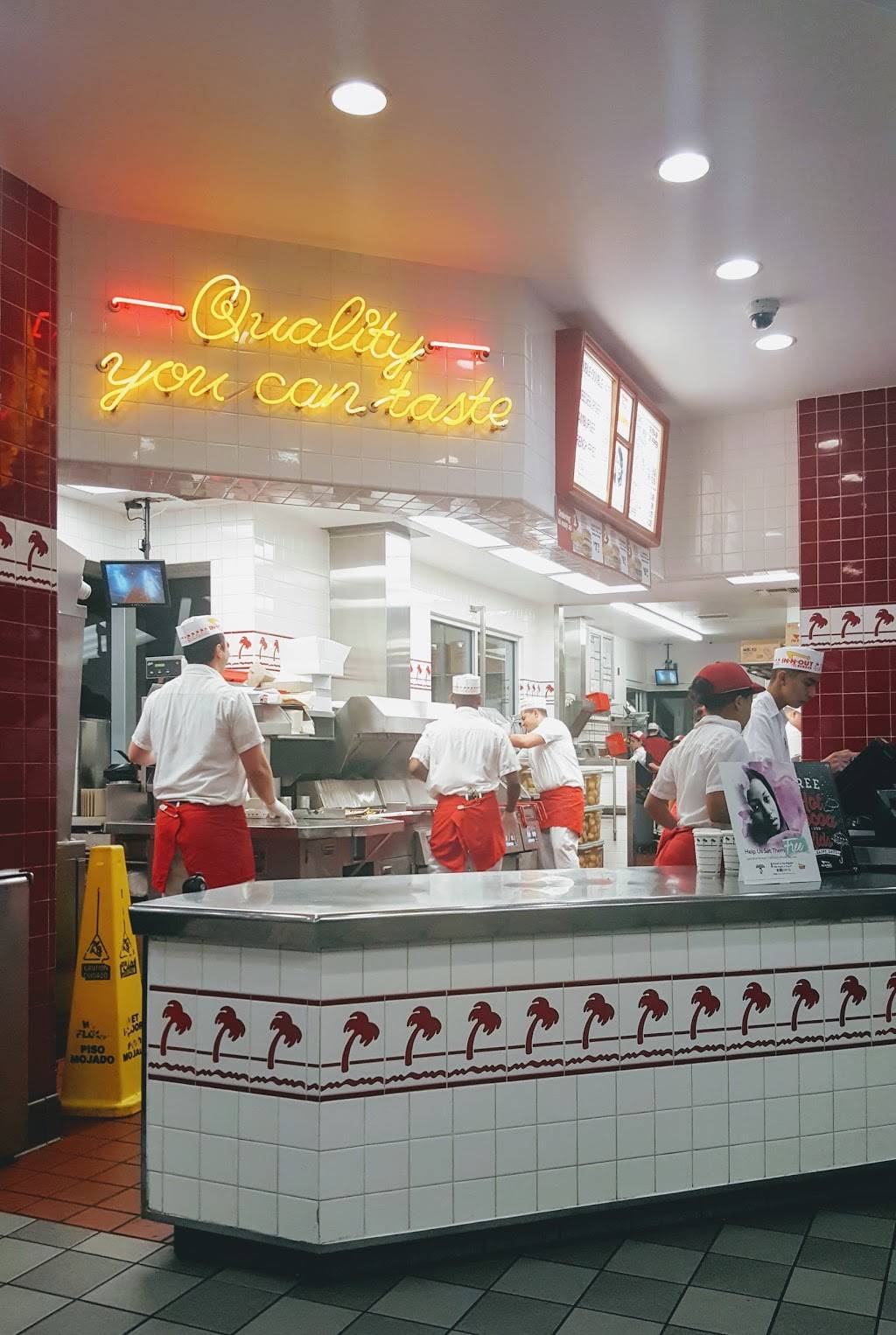 In-N-Out Burger | restaurant | 5611 Santa Teresa Blvd, San Jose, CA 95123, USA | 8007861000 OR +1 800-786-1000