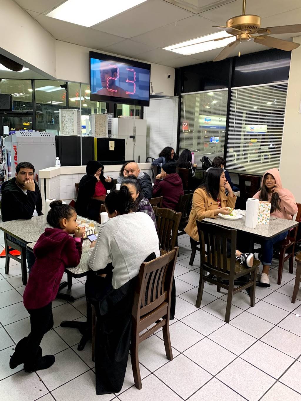 Tacos El TiO | restaurant | 830 E Pioneer Pkwy #100, Arlington, TX 76010, USA | 4694930369 OR +1 469-493-0369