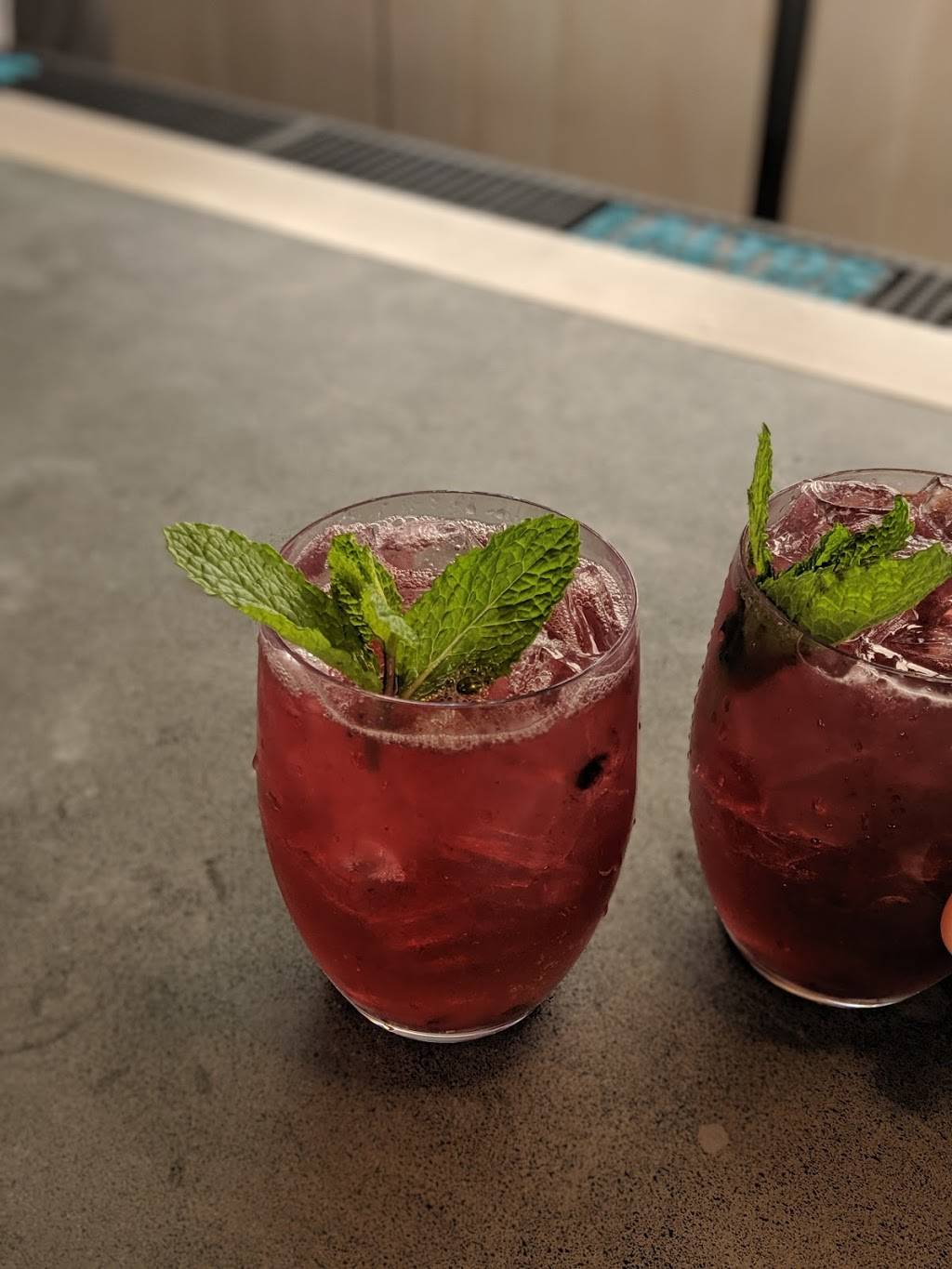 Raw & Refined | restaurant | 2723 Lighthouse Point E, Baltimore, MD 21224, USA | 4103874377 OR +1 410-387-4377