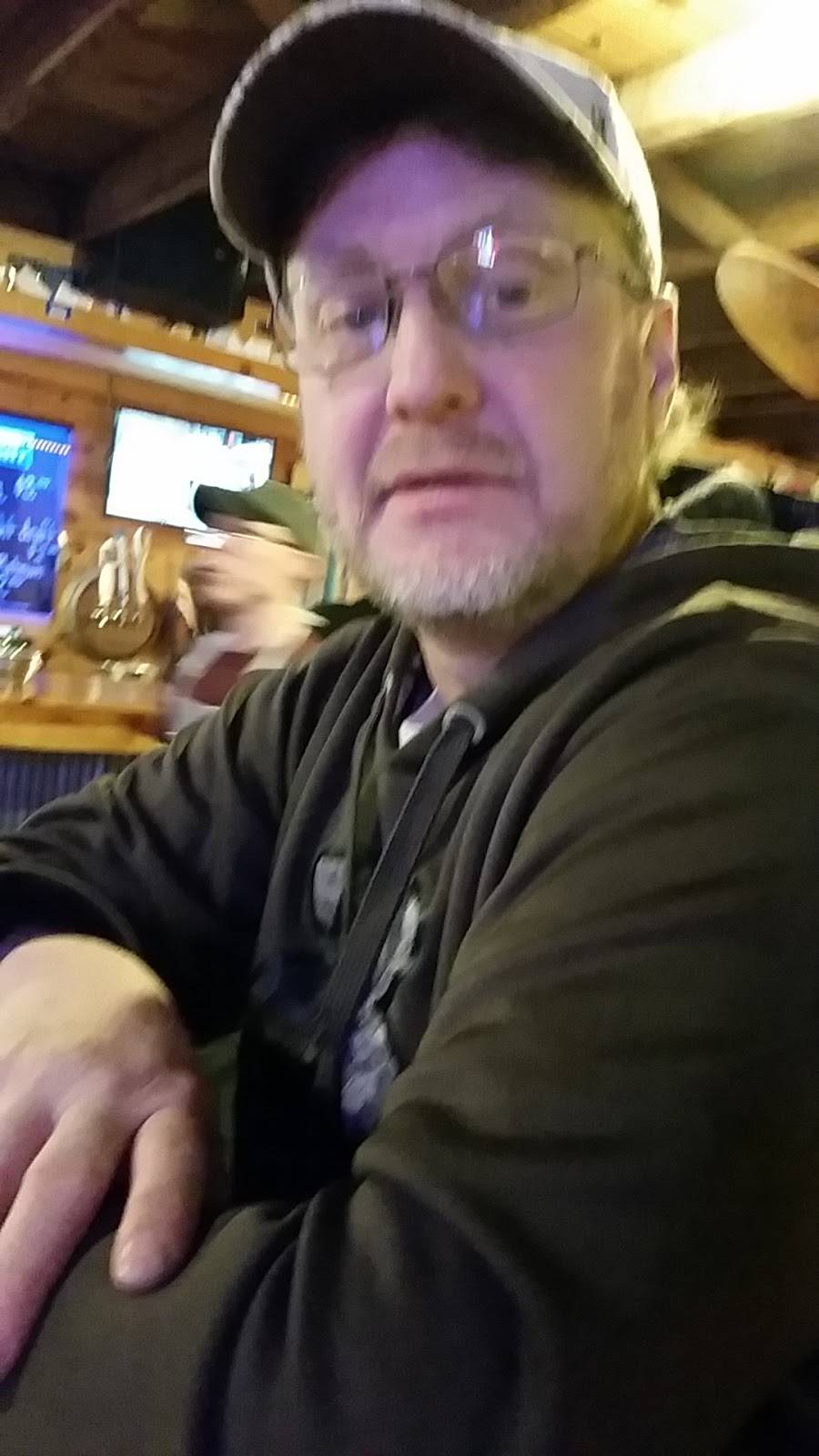 Anthonys Wild West Pizza | restaurant | 107 E North Ave, Flora, IL 62839, USA | 6186622400 OR +1 618-662-2400