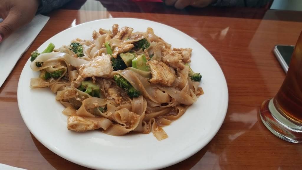 Insee Thai Cuisine | restaurant | 622 Eagles Landing Pkwy, Stockbridge, GA 30281, USA | 7705078887 OR +1 770-507-8887