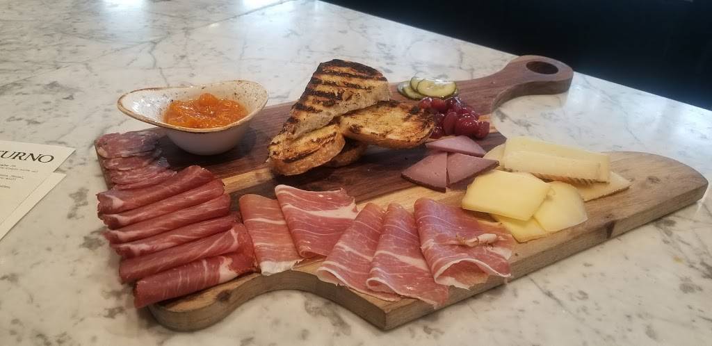 Volturno Framingham | restaurant | 1 Edgell Rd, Framingham, MA 01701, USA | 5088757105 OR +1 508-875-7105