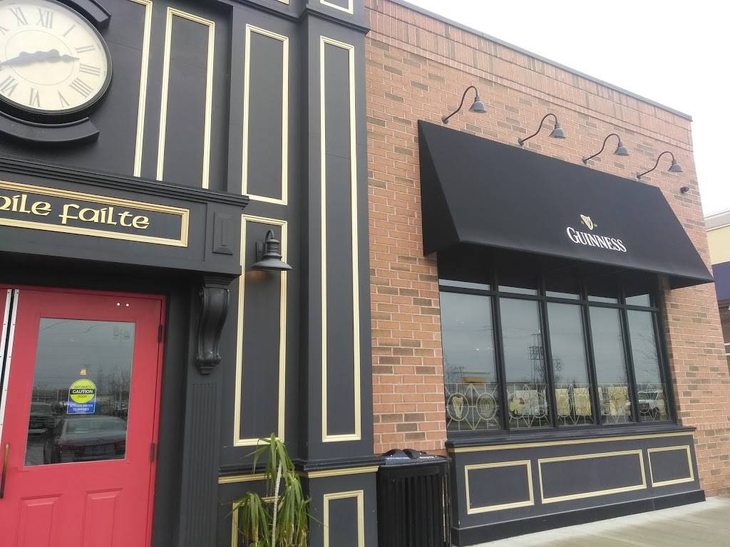 Fionn MacCools | restaurant | 17315 Leslie St, Newmarket, ON L3Y 0A4, Canada | 9058987899 OR +1 905-898-7899