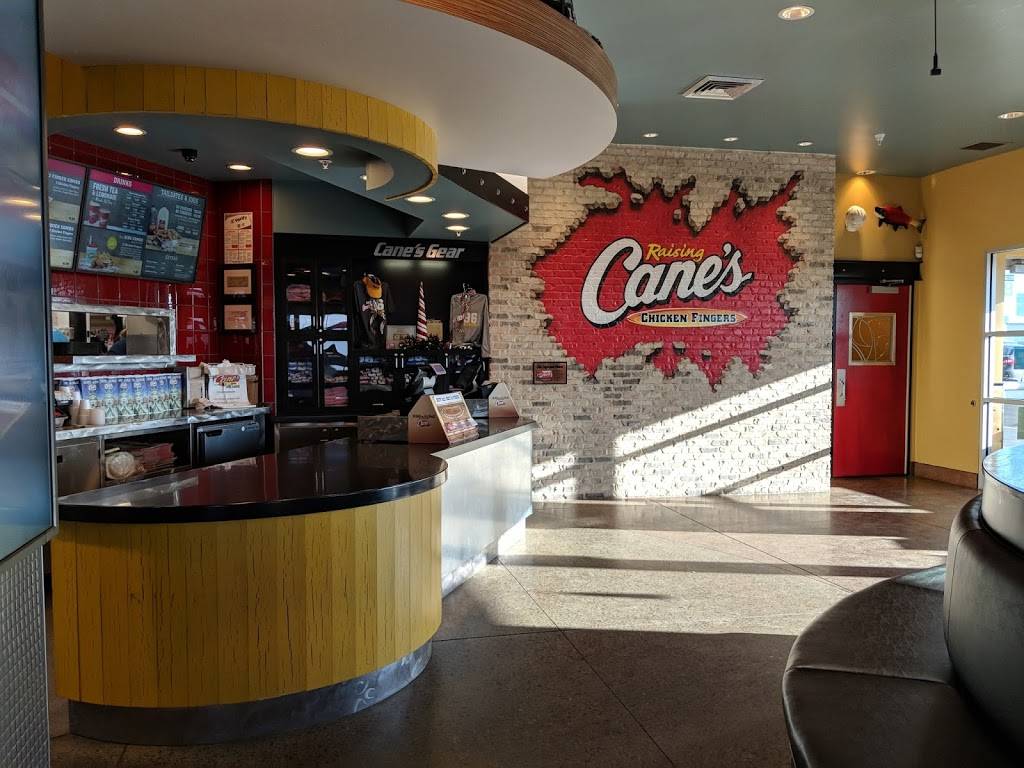 Raising Canes Chicken Fingers | meal takeaway | 5012 Founders Pkwy, Castle Rock, CO 80108, USA | 3036888070 OR +1 303-688-8070