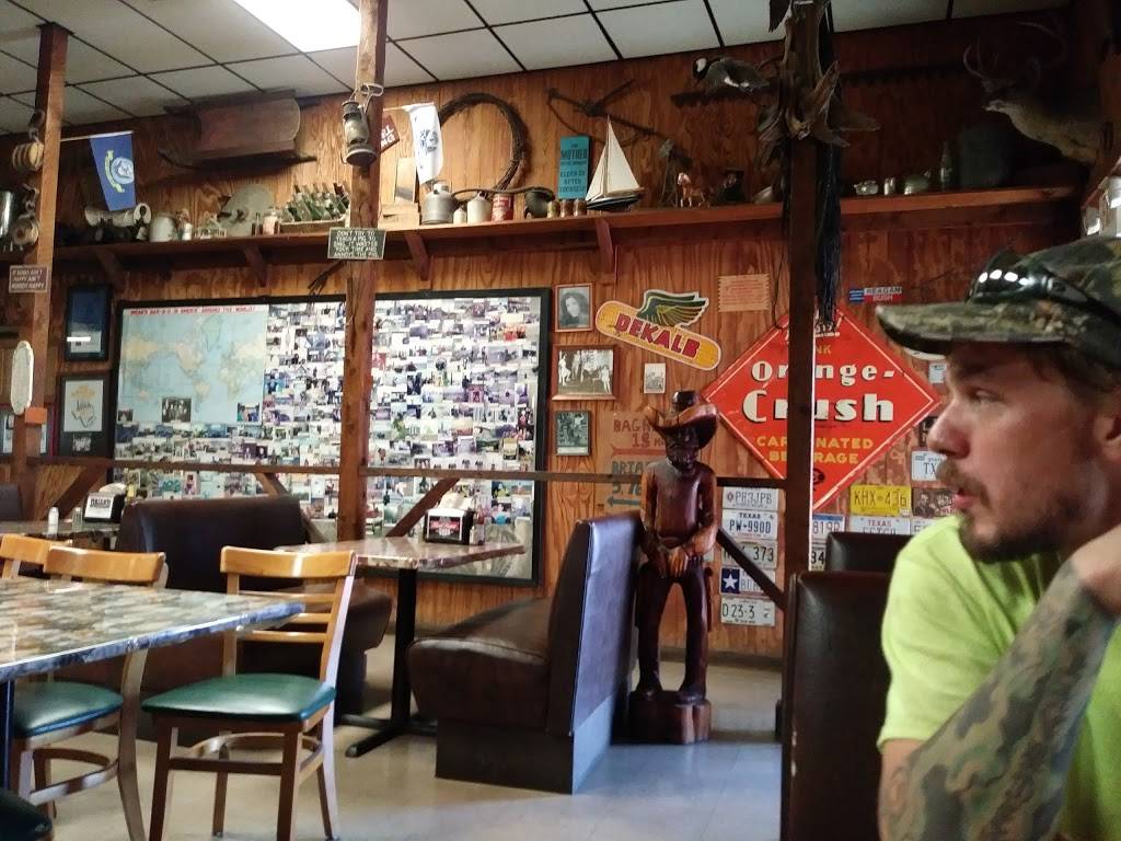 Brians Bar-B-Q | restaurant | 151 Commerce St, Clute, TX 77531, USA | 9792651232 OR +1 979-265-1232