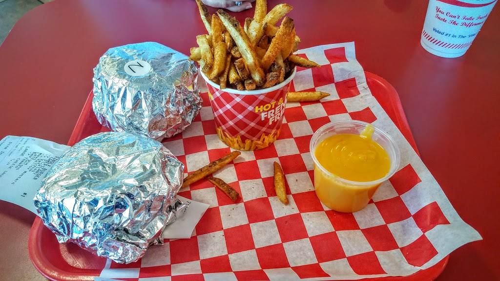 Home Run Burgers | restaurant | 12949 Shelbyville Rd, Louisville, KY 40243, USA | 5023848403 OR +1 502-384-8403