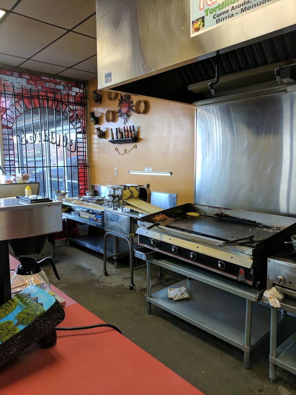 Tacos La Perla | restaurant | 12823 Normandie Ave, Gardena, CA 90249, USA | 3105325207 OR +1 310-532-5207