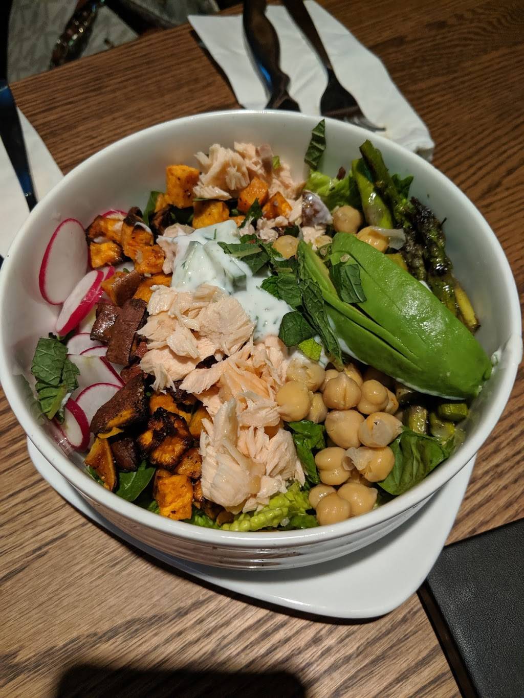 State & Main Kitchen & Bar | restaurant | 301 Hays Blvd, Oakville, ON L6H 6Z3, Canada | 2898131772 OR +1 289-813-1772