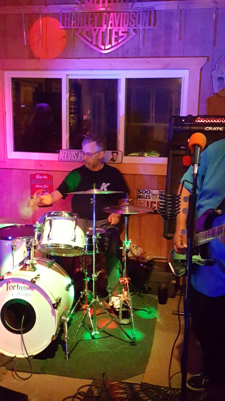 Bone Daddys Saloon | restaurant | 2510 N Ridge Rd, Painesville, OH 44077, USA | 4403542632 OR +1 440-354-2632