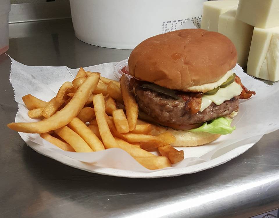 Takis Pizza | restaurant | 547 Main St, West Yarmouth, MA 02673, USA | 5087713331 OR +1 508-771-3331