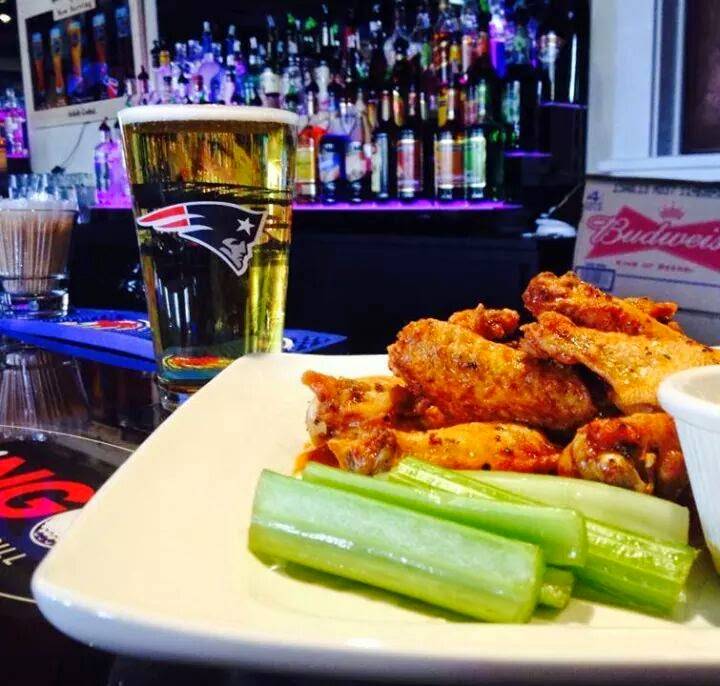 Mingos Sports Bar and Grill | restaurant | 41 Roberts Dr, North Adams, MA 01247, USA | 4133464067 OR +1 413-346-4067