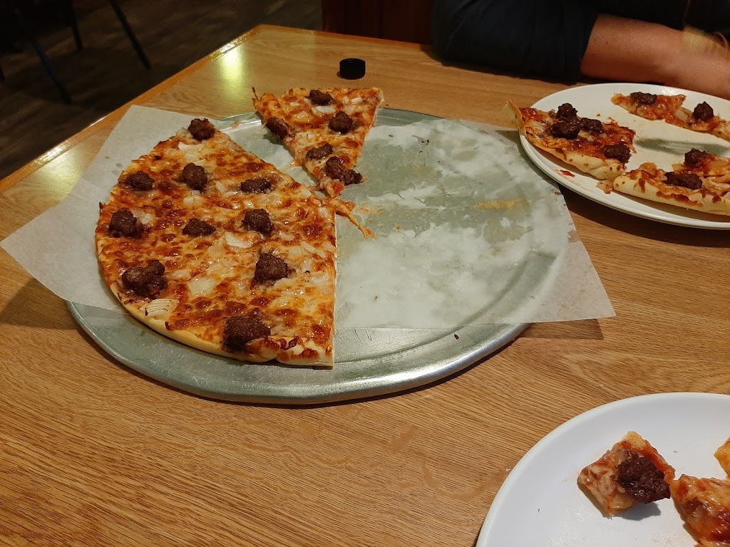 Pats Pizza | restaurant | 237 Main St, Lincoln, ME 04457, USA | 2077942211 OR +1 207-794-2211