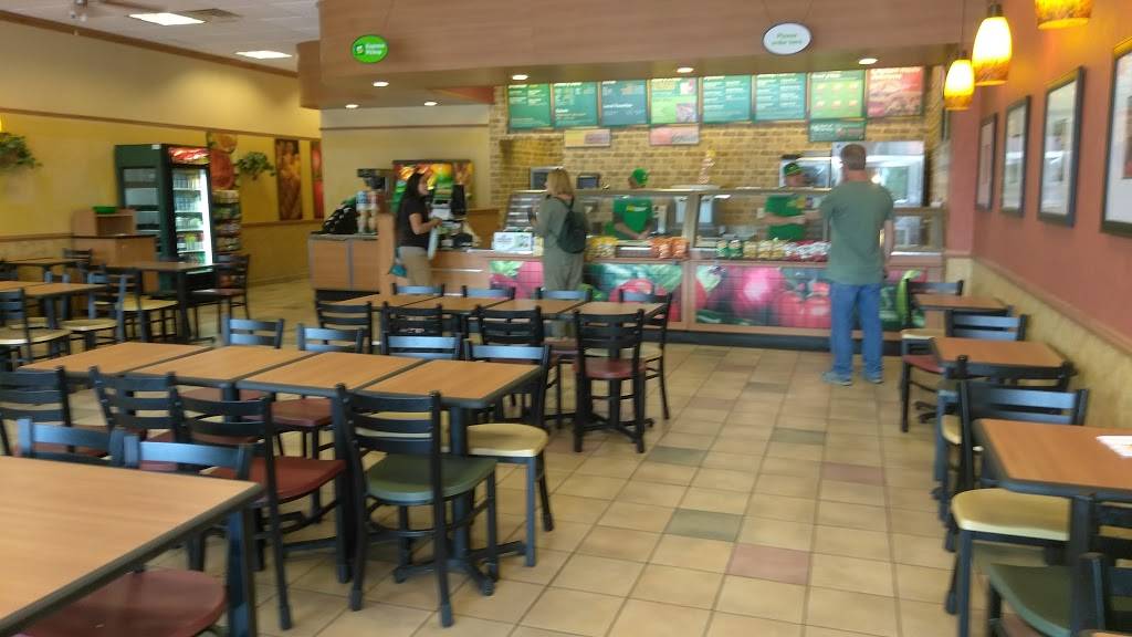 Subway Restaurants | restaurant | University Commons, 603 W University Ave Suite 122, Georgetown, TX 78626, USA | 5128685200 OR +1 512-868-5200