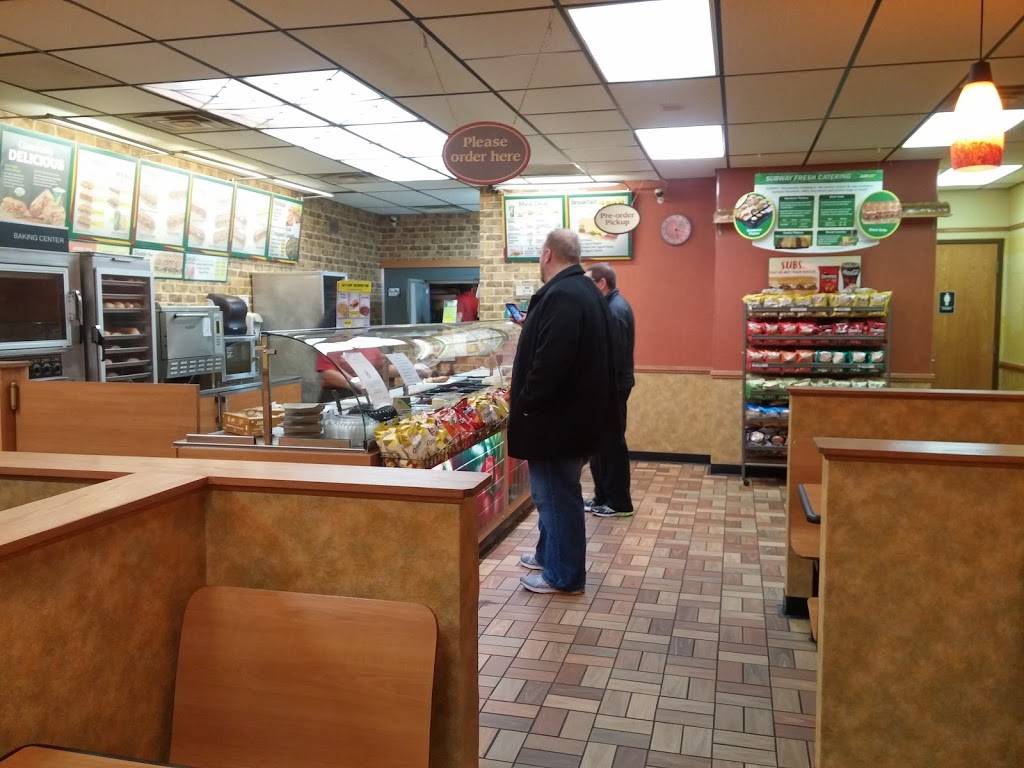 Subway | restaurant | 652 N High Point Rd, Madison, WI 53717, USA | 6088292009 OR +1 608-829-2009