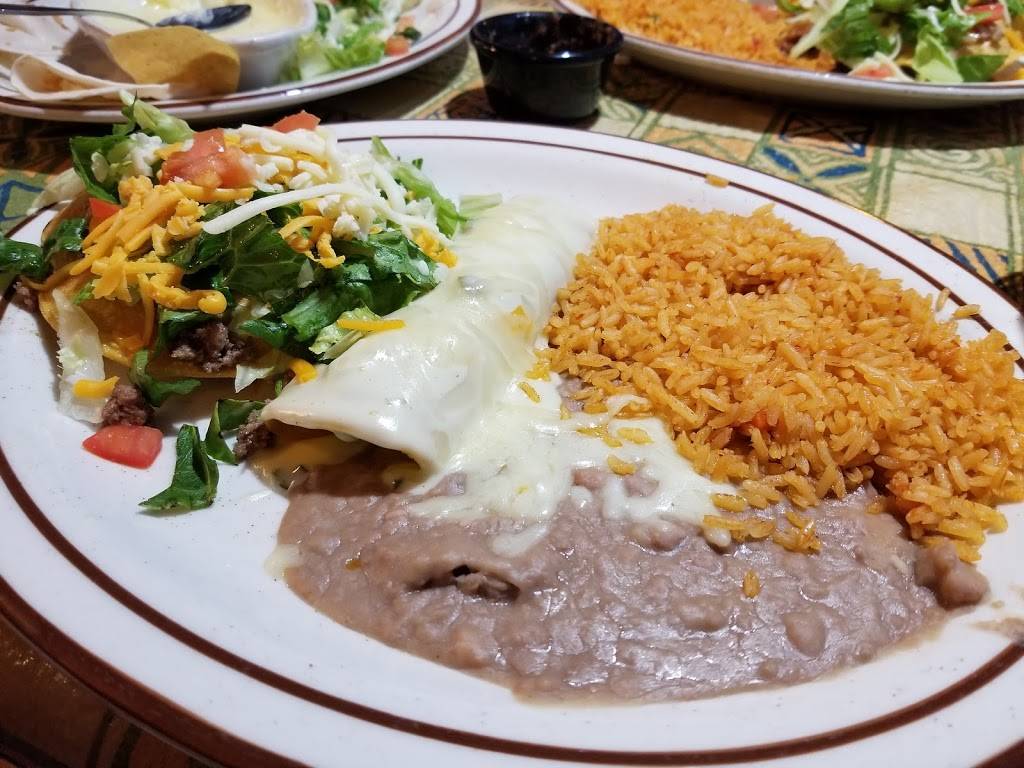 Ernestos Mexican Restaurant | restaurant | 10279 Farm to Market 455 E, Pilot Point, TX 76258, USA | 9406863500 OR +1 940-686-3500