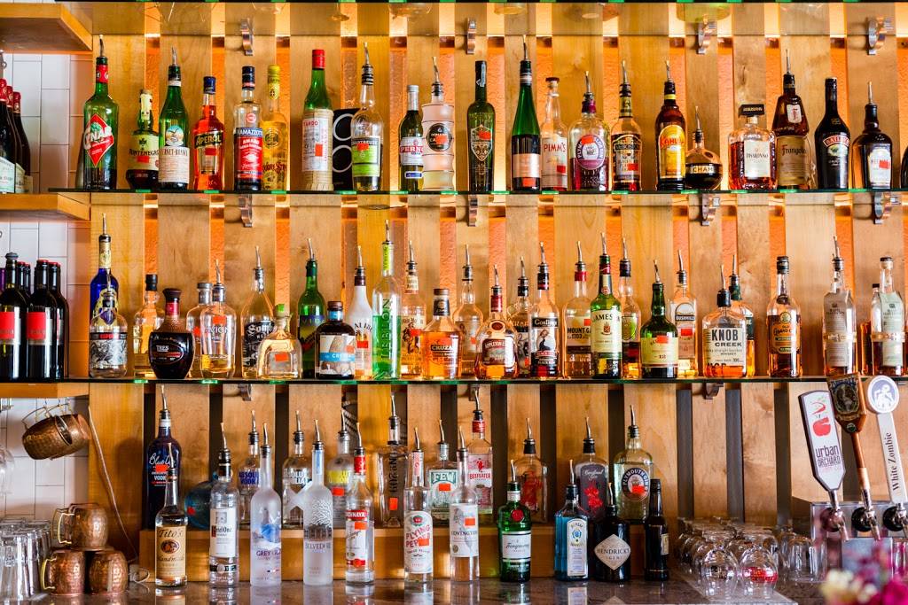 Copper Crown | restaurant | 1011 Tunnel Rd #100, Asheville, NC 28805, USA | 8285057531 OR +1 828-505-7531