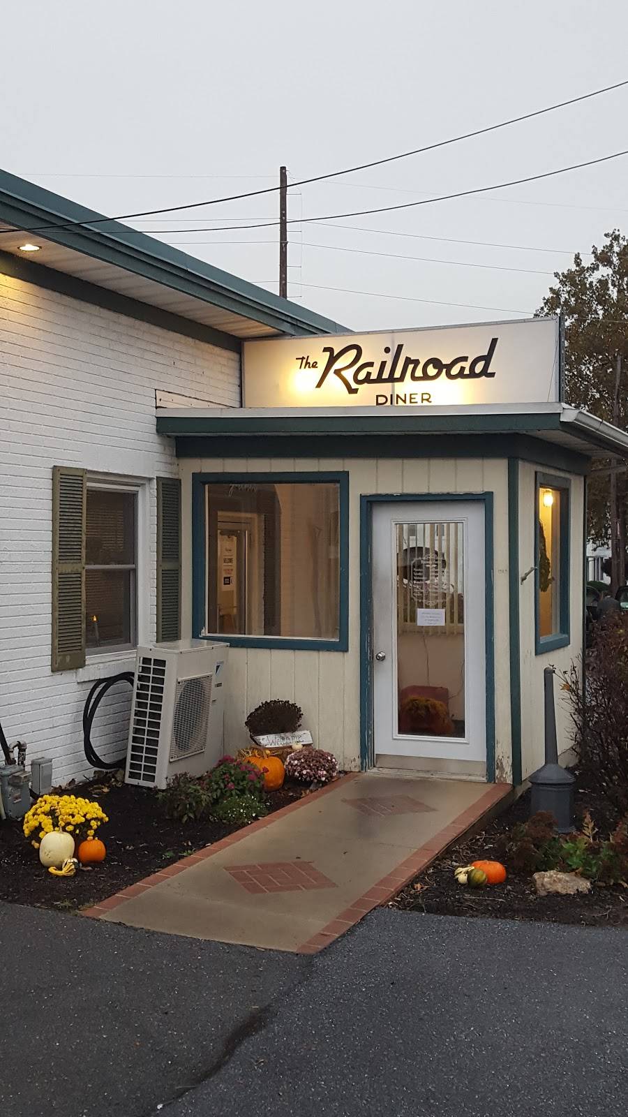 Richland Railroad Diner | restaurant | 1 S Race St, Richland, PA 17087, USA | 7178664770 OR +1 717-866-4770