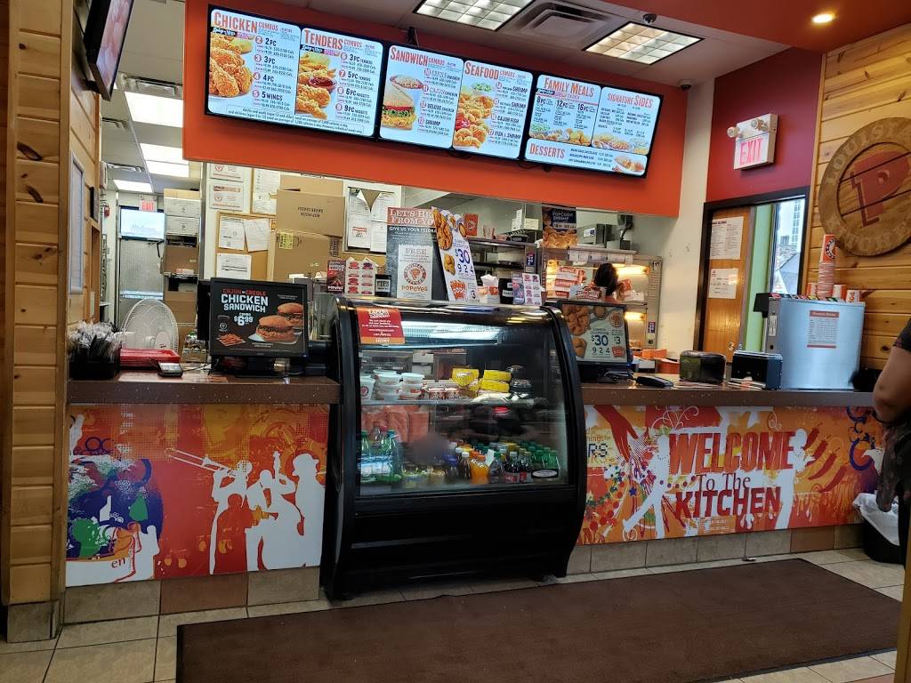 Popeyes Louisiana Kitchen | restaurant | 579 Kerr St #14, Oakville, ON L6K 3E1, Canada | 9053390909 OR +1 905-339-0909