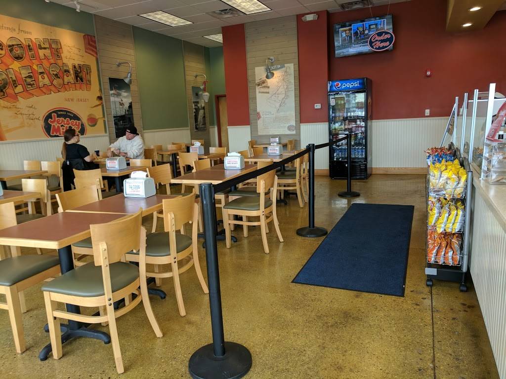 Jersey Mikes Subs | meal takeaway | 3710, 7925 W Layton Ave, Greenfield, WI 53220, USA | 4143252959 OR +1 414-325-2959