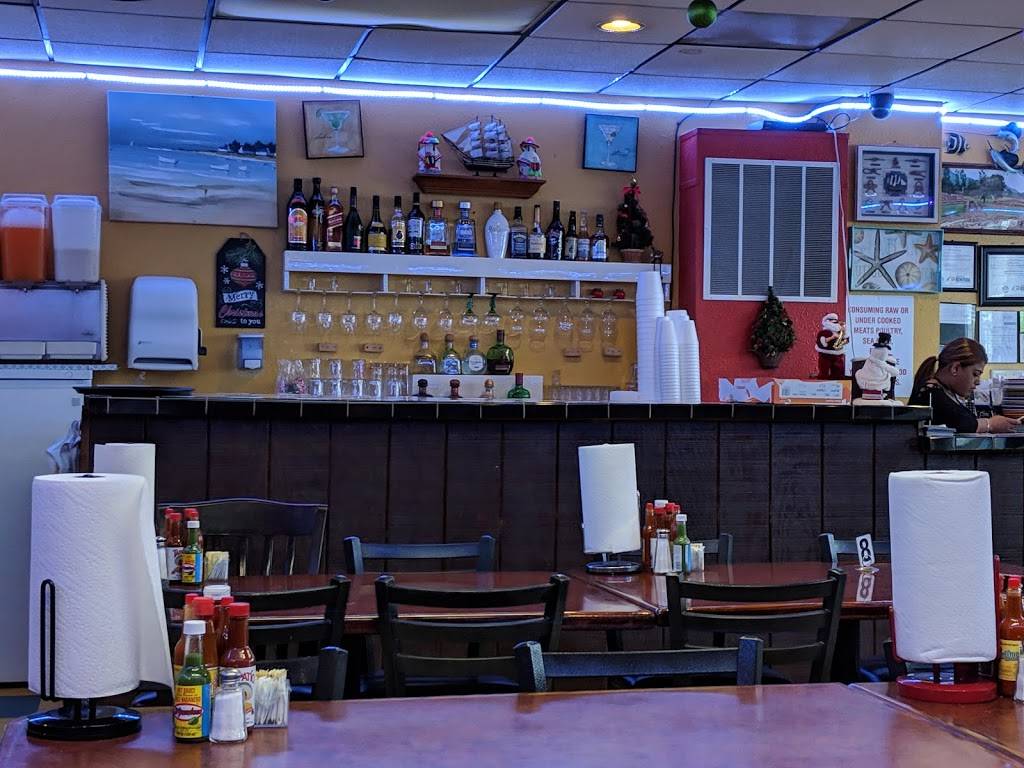 La Isla Del Mar #4 | restaurant | 6034 22nd Ave, Kenosha, WI 53143, USA | 2625640085 OR +1 262-564-0085