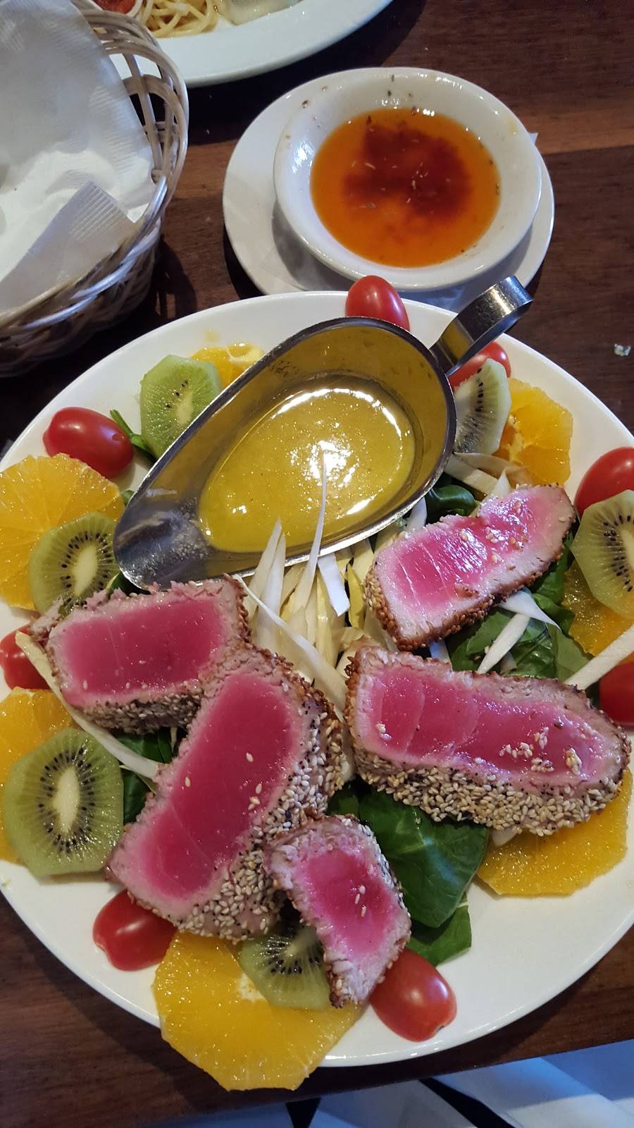 Giovannis | restaurant | 579 Grand Concourse, Bronx, NY 10451, USA | 7184026996 OR +1 718-402-6996