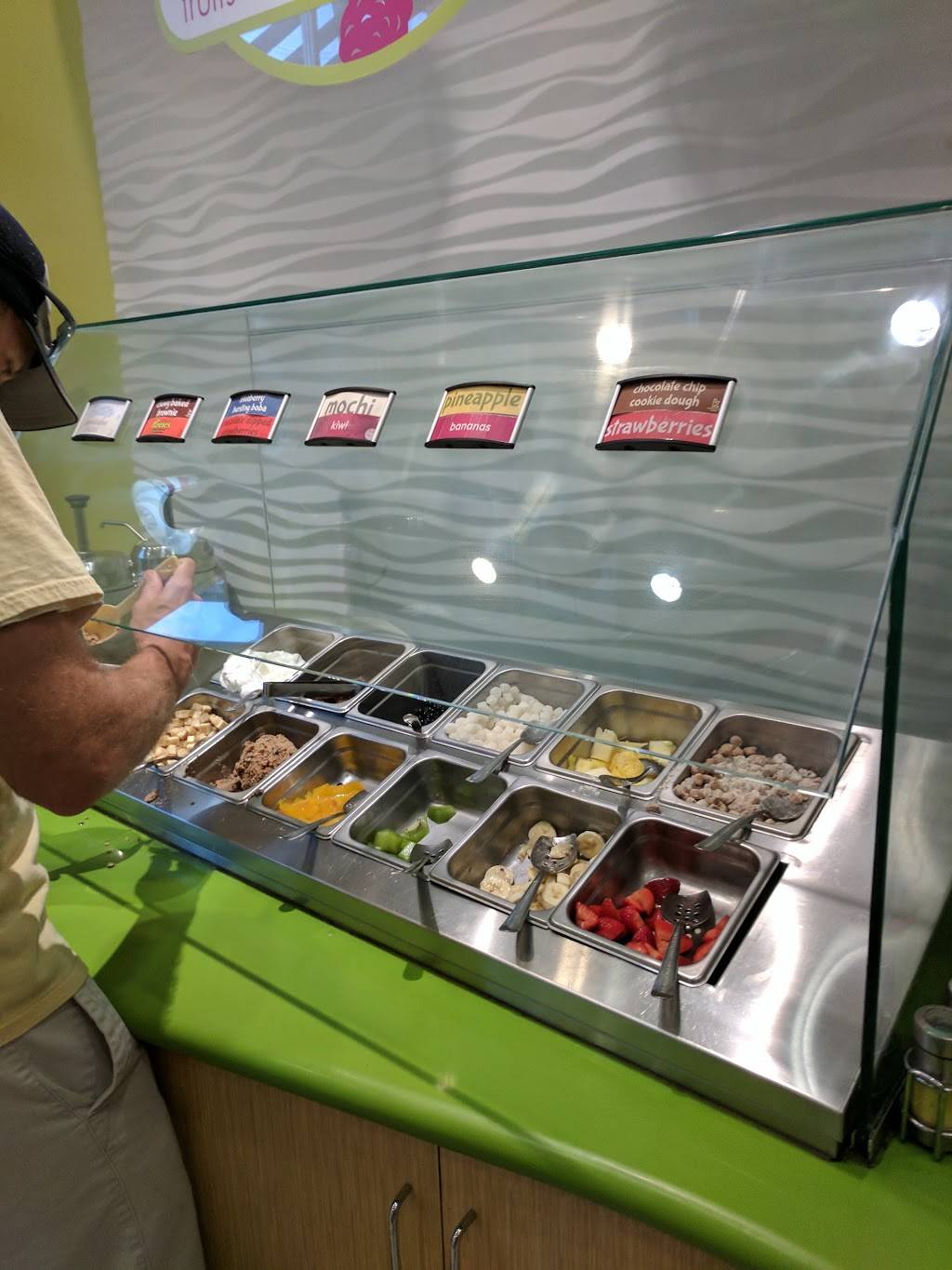 Menchies Frozen Yogurt | bakery | 667 Town Center Dr, Oxnard, CA 93036, USA | 8052781153 OR +1 805-278-1153