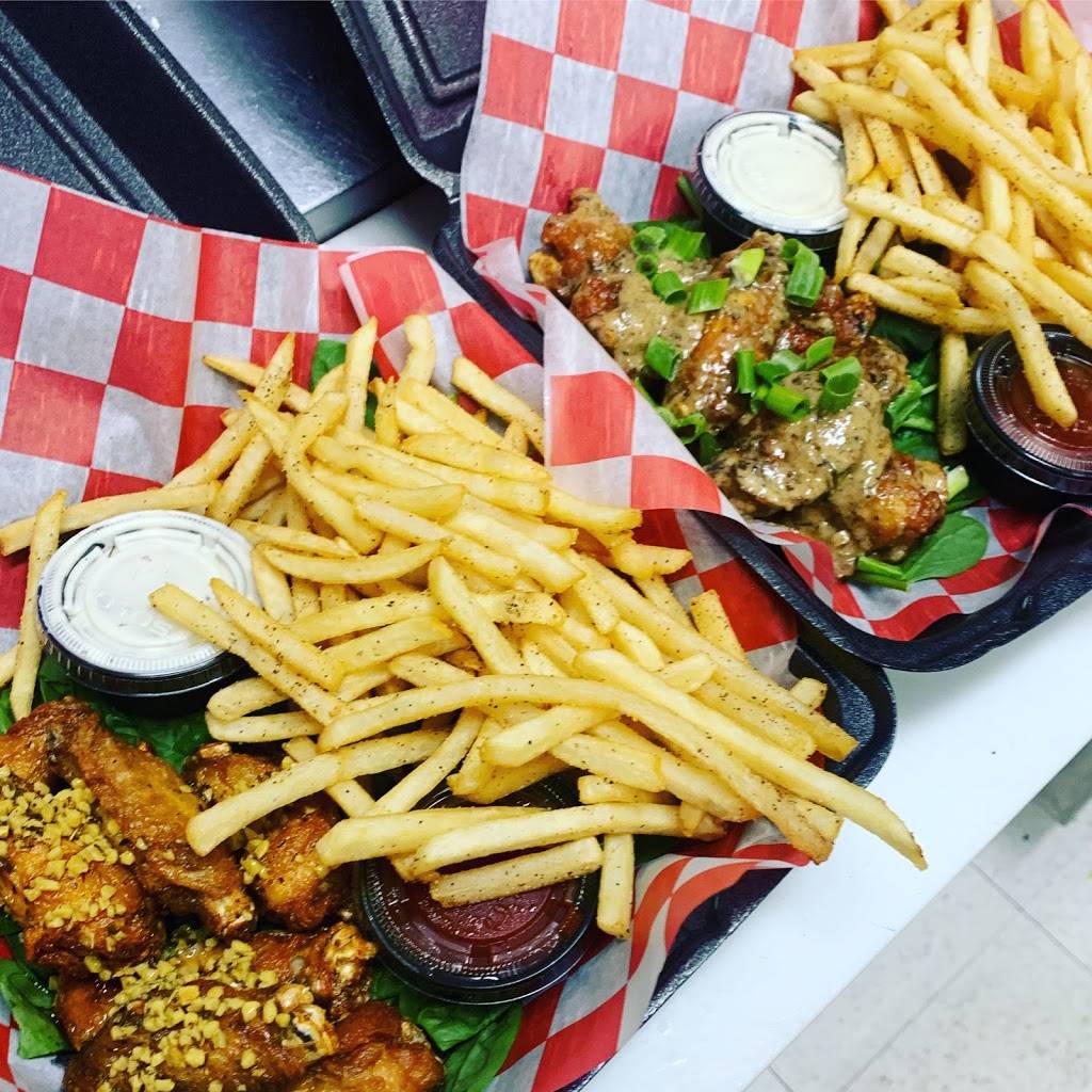Wingin it Wings | restaurant | 900 W Marshall St, Norristown, PA 19401, USA | 6102792548 OR +1 610-279-2548