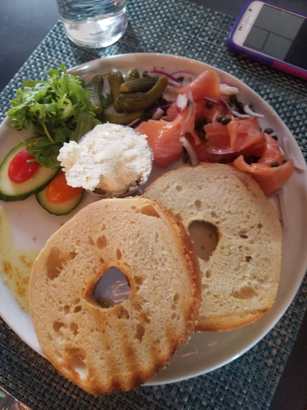 Lucas Local Oyster Bar | restaurant | 48 S Main St, Newtown, CT 06470, USA | 2034912992 OR +1 203-491-2992