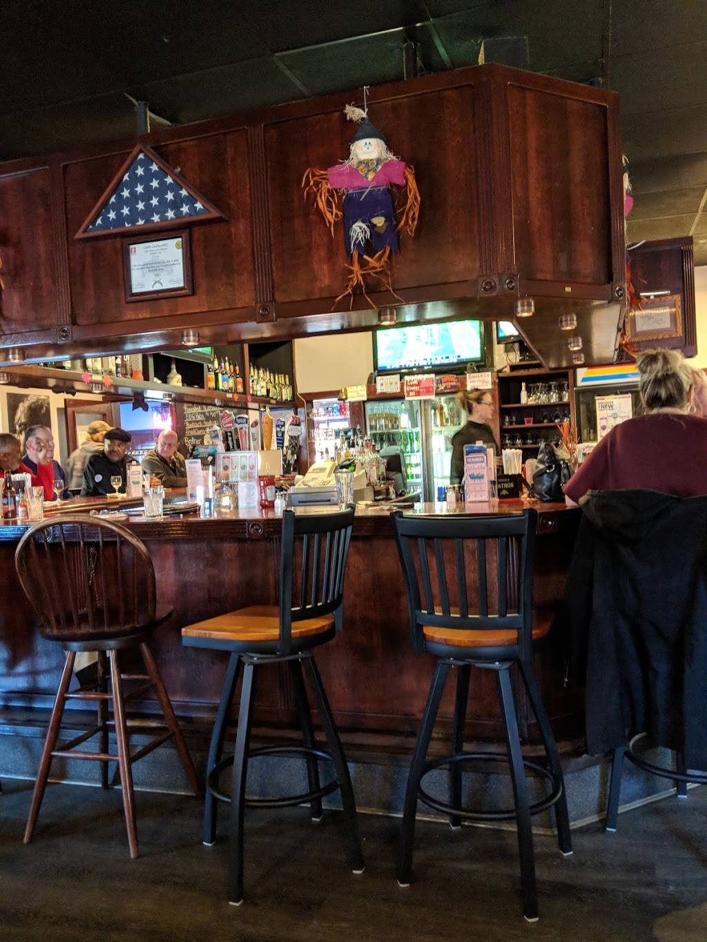 T & Ts 133 Club | restaurant | 29 Warren Ave #5019, East Providence, RI 02914, USA | 4014381330 OR +1 401-438-1330