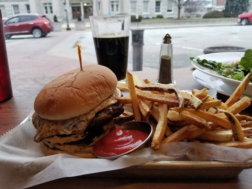 Peoples Revel Room | restaurant | 111 W Main St, Lebanon, IN 46052, USA | 7653910123 OR +1 765-391-0123