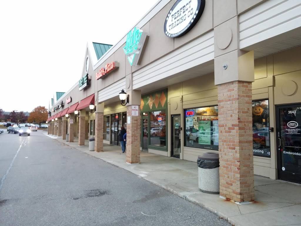 Buddys Pizza | restaurant | 3637 W Maple Rd, Bloomfield Hills, MI 48301, USA | 2486450300 OR +1 248-645-0300