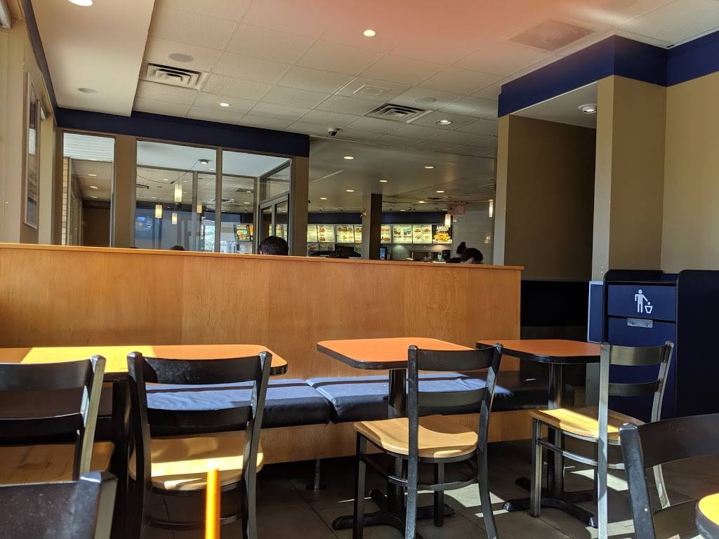 Harveys | restaurant | 410 King St N, Waterloo, ON N2J 2Z3, Canada | 5197259194 OR +1 519-725-9194