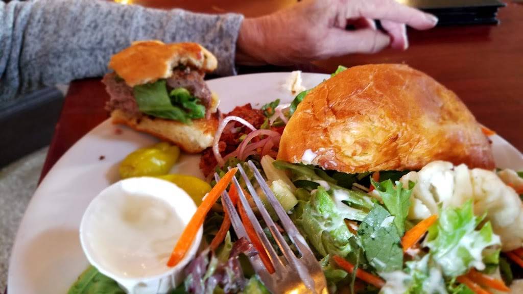 Two Rivers Brewing | restaurant | 542 Northampton St, Easton, PA 18042, USA | 6108291131 OR +1 610-829-1131