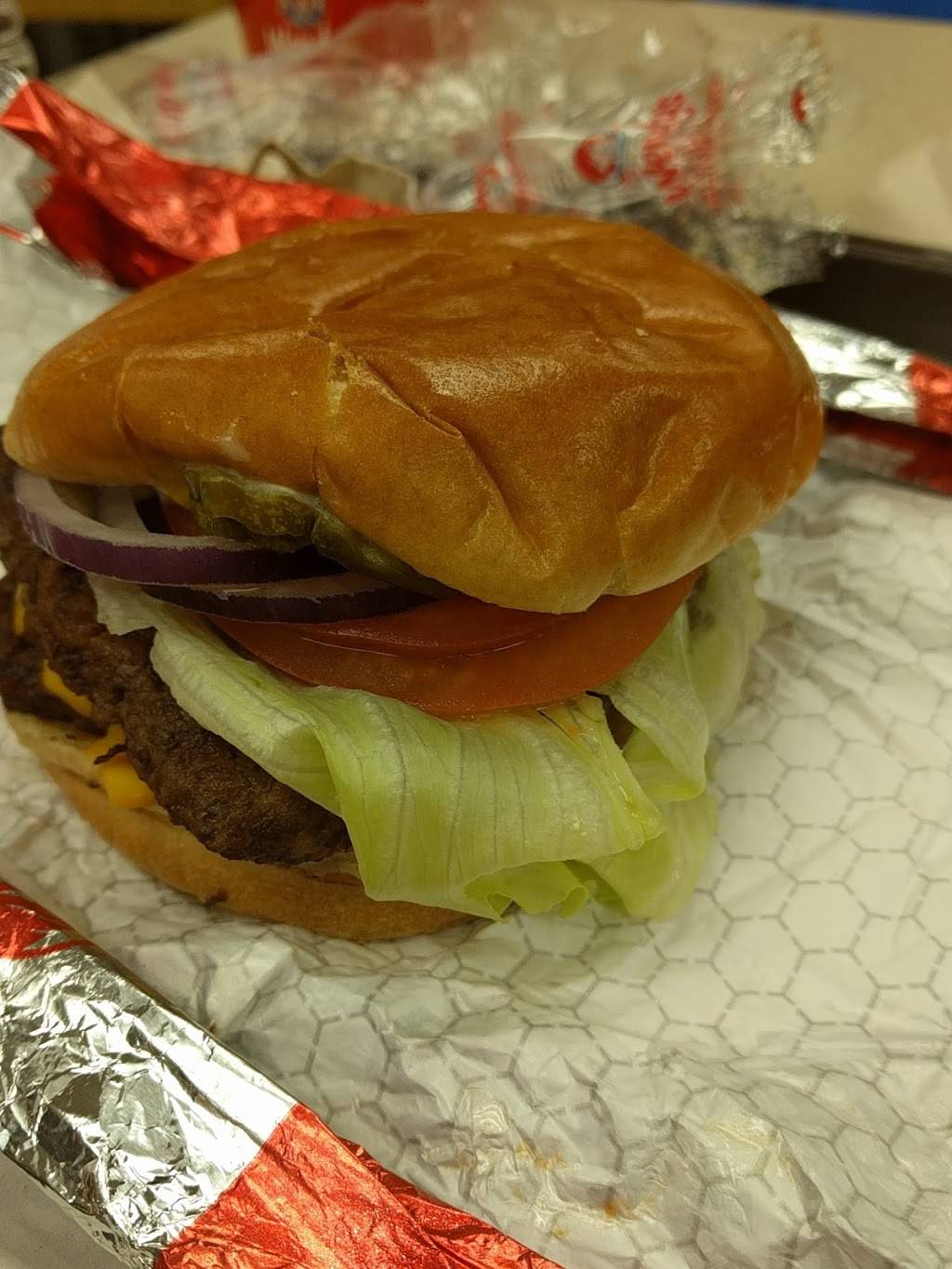 Wendys | restaurant | 19005 Middlebelt Rd, Livonia, MI 48152, USA | 2484746298 OR +1 248-474-6298