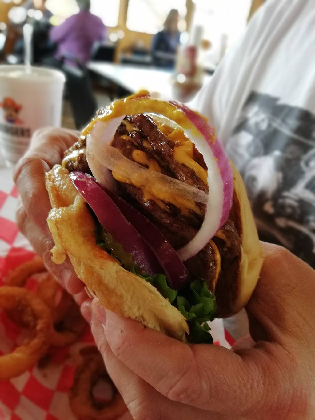 Billy Bobs Hamburgers | restaurant | 1314 US-90, Castroville, TX 78009, USA | 8305385025 OR +1 830-538-5025