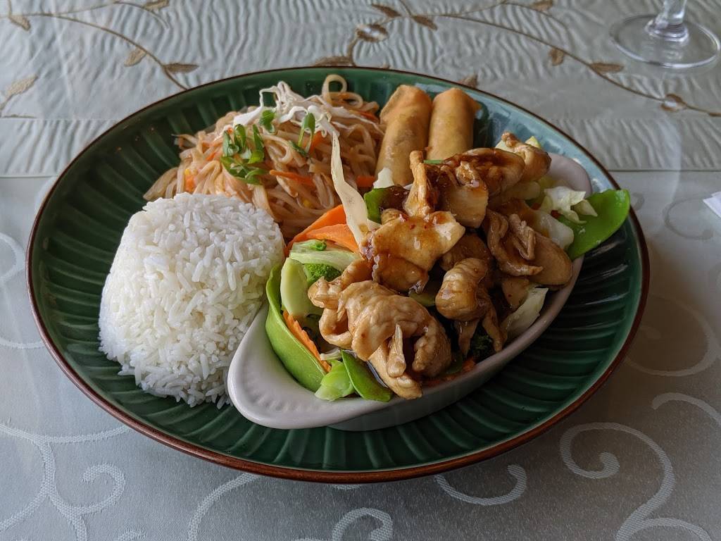 DEE Des Moines Thai Cuisine 21630 7th Place South | restaurant | 21630 7th Pl S, Des Moines, WA 98198, USA | 2068781205 OR +1 206-878-1205