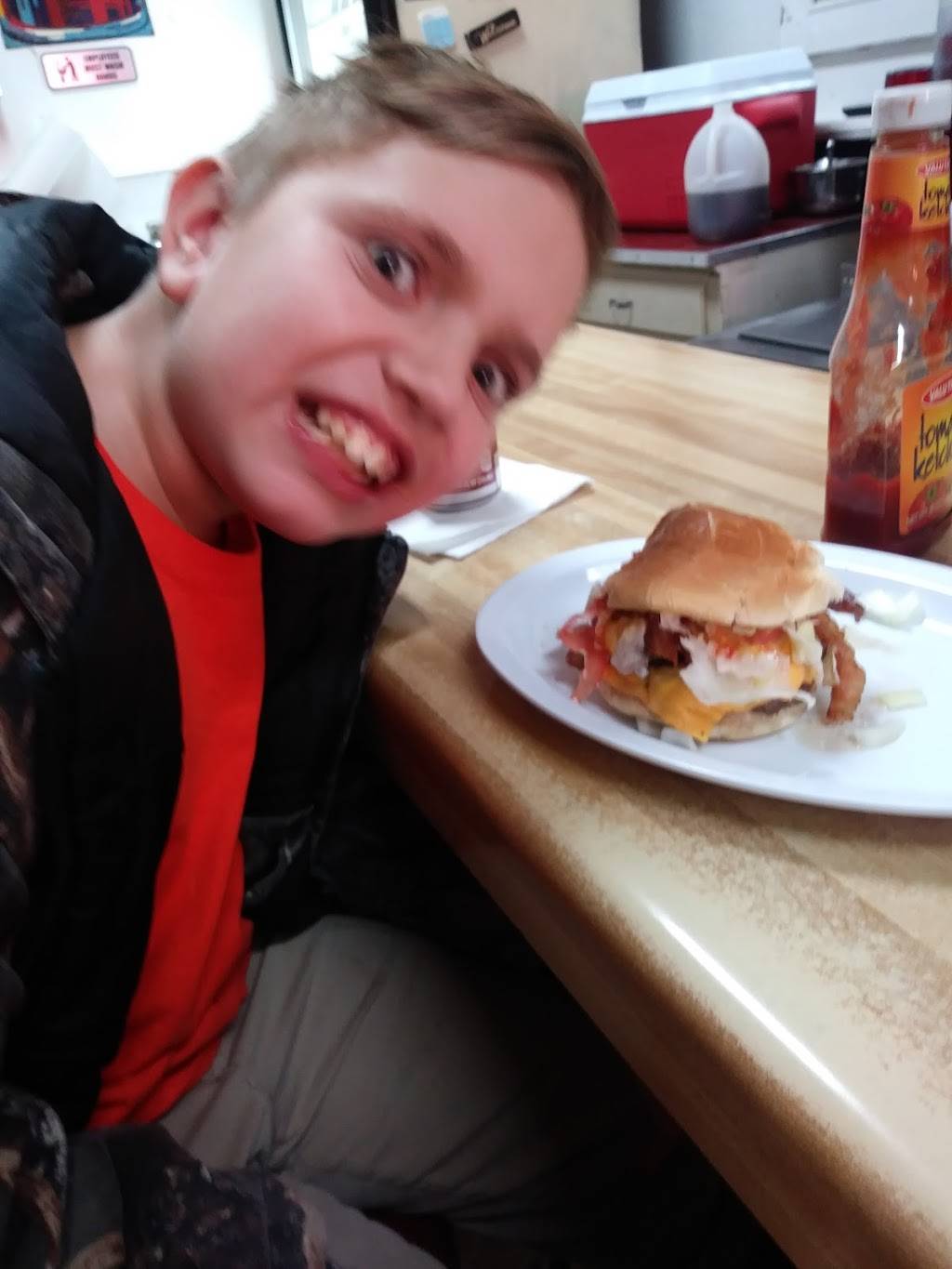 Tiptons Cafe | restaurant | 127 W Depot St, Greeneville, TN 37743, USA | 4236394201 OR +1 423-639-4201