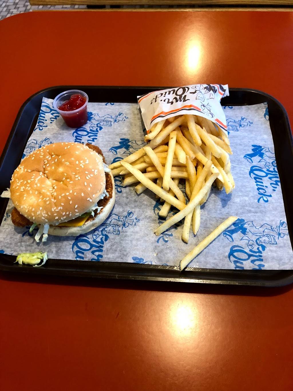 Mr Quick Drive-In | restaurant | 915 E Laketon Ave, Muskegon, MI 49442, USA | 2317226200 OR +1 231-722-6200